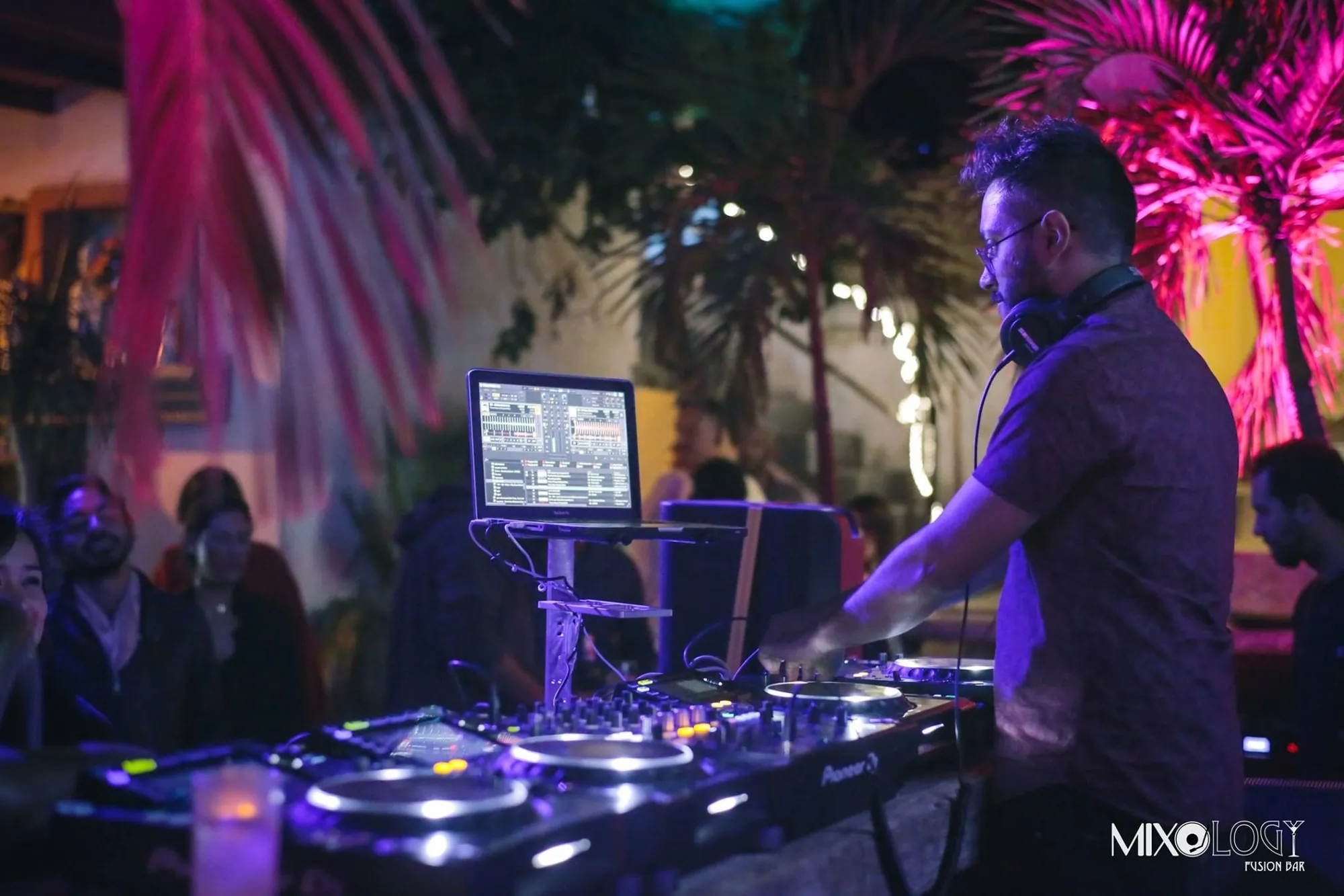 HOB playing an open-air DJ set